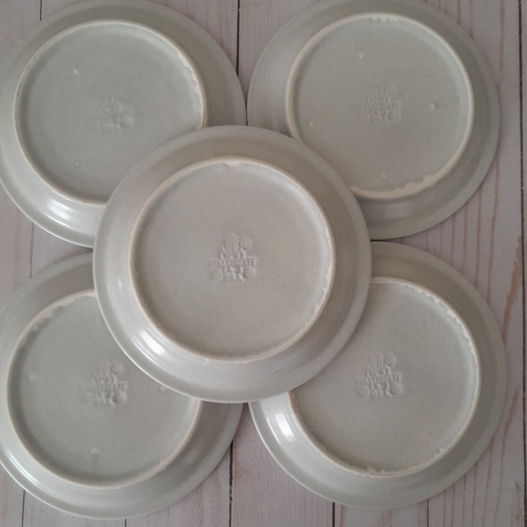5 Pfaltzgraff "Yorktowne"Vintage Bread Plates Saucers Size:OS  Pfaltzgraff - Picture 3 of 8